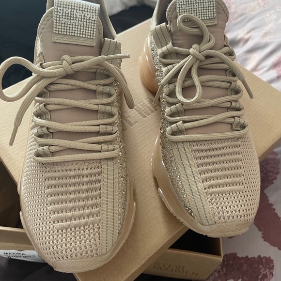 Steve Madden Sneakers - Picture 1 of 4